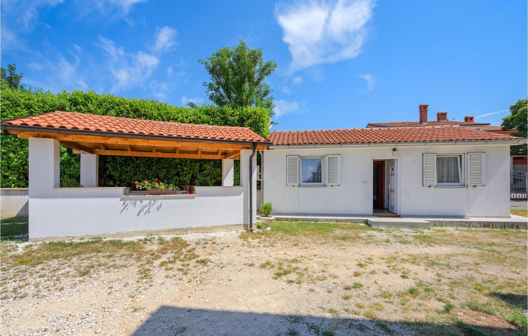 Awesome Home In Zminj With Wifi エクステリア 写真