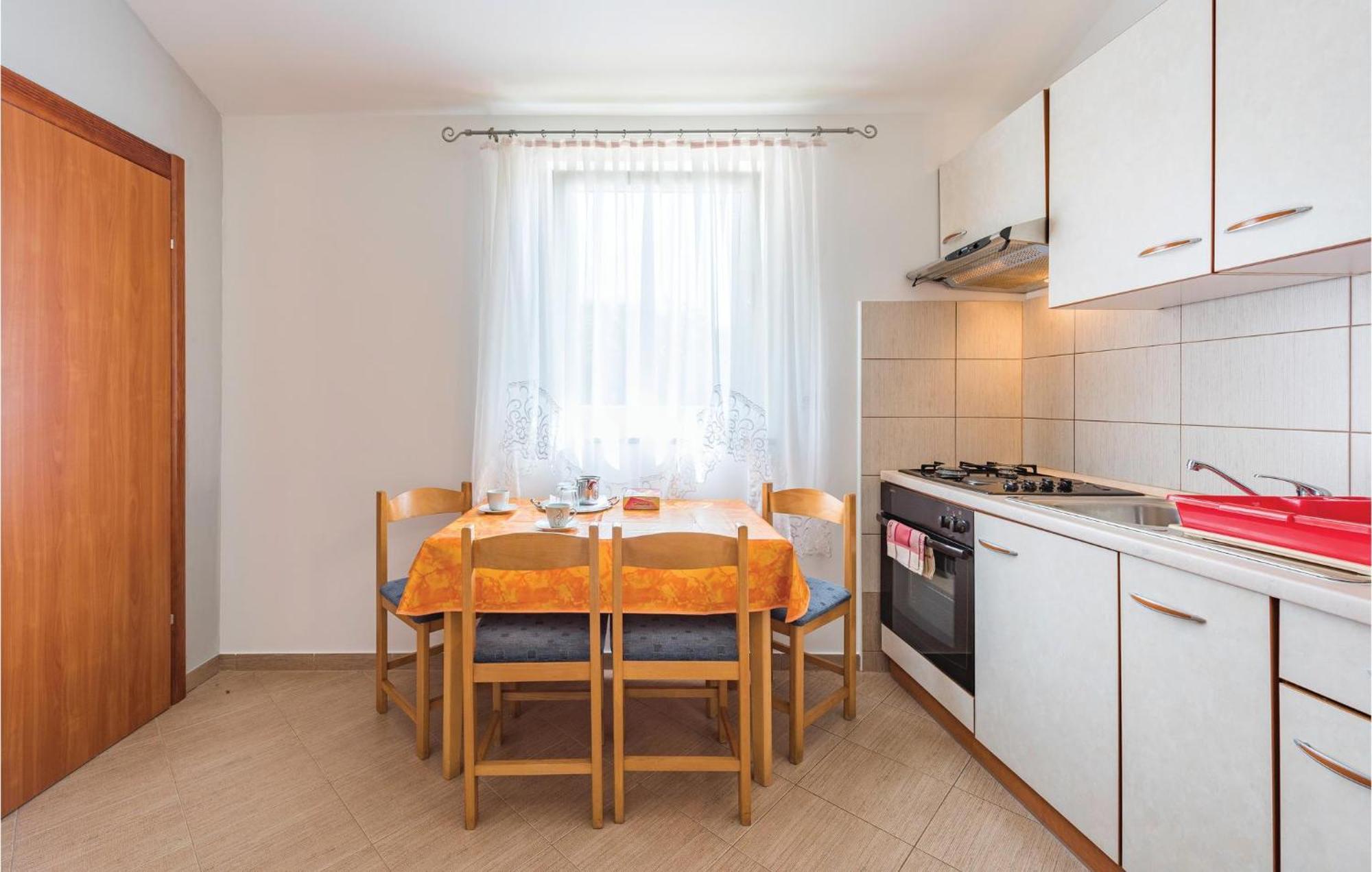 Awesome Home In Zminj With Wifi エクステリア 写真