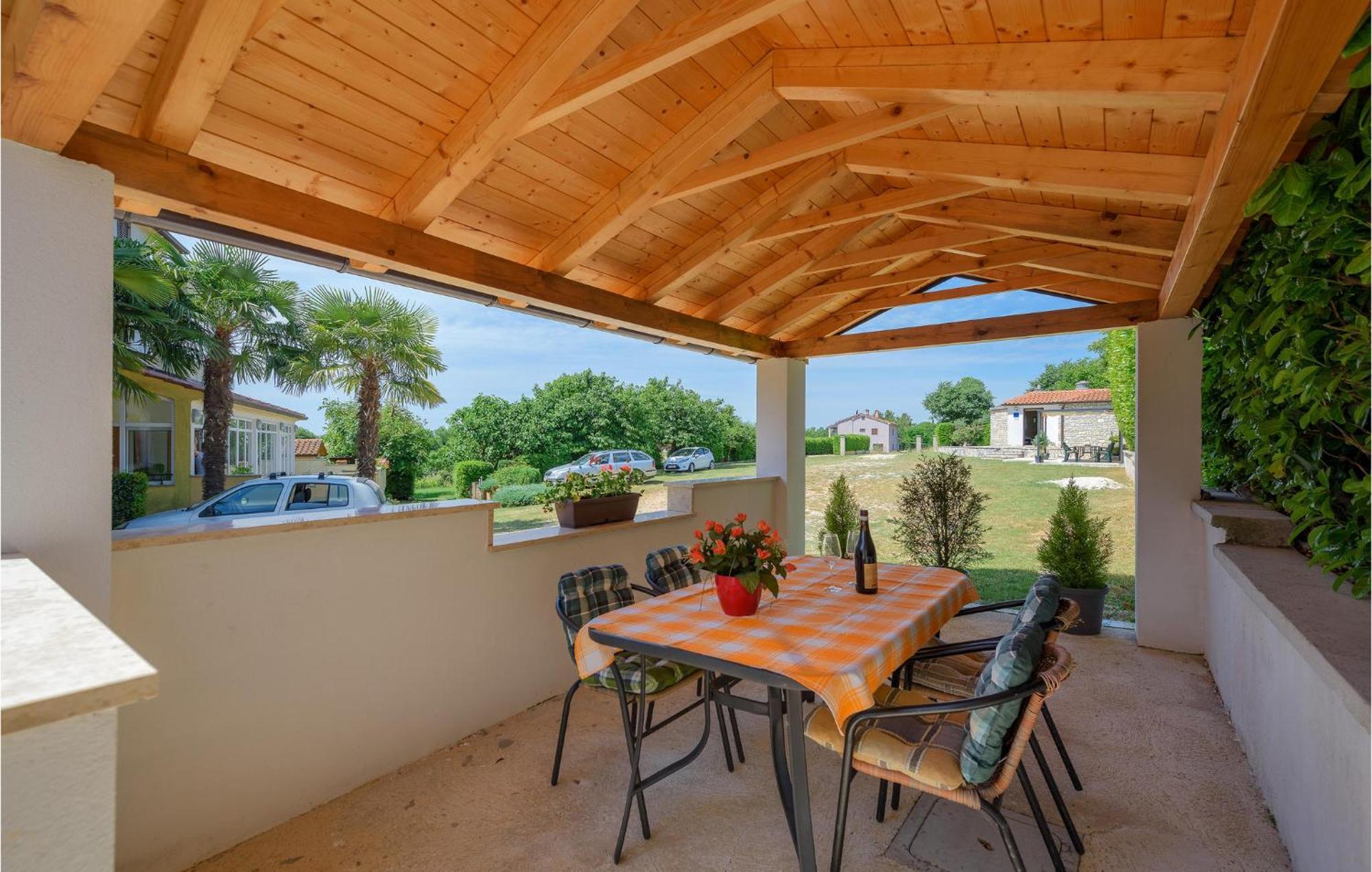 Awesome Home In Zminj With Wifi エクステリア 写真
