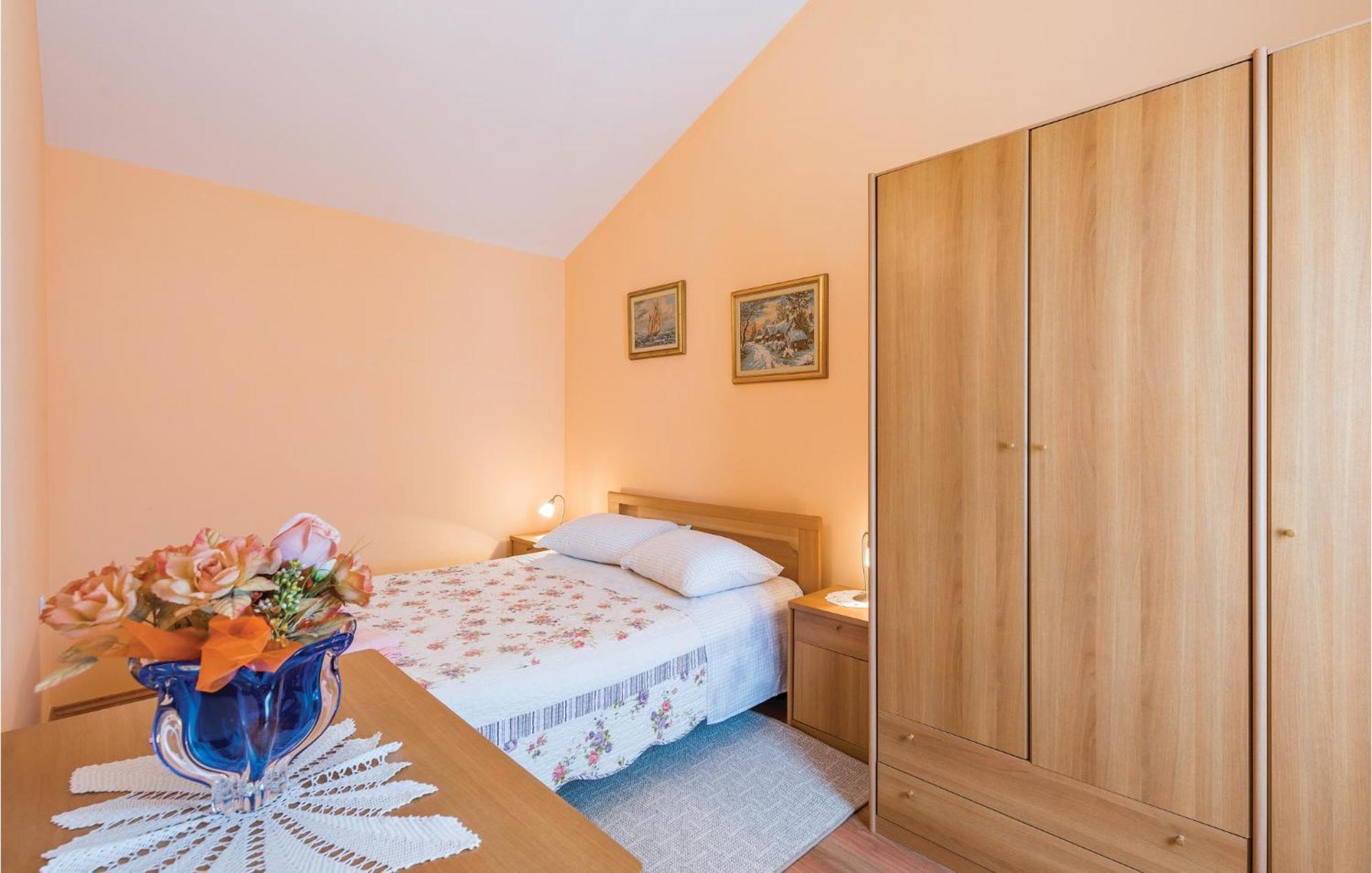 Awesome Home In Zminj With Wifi エクステリア 写真