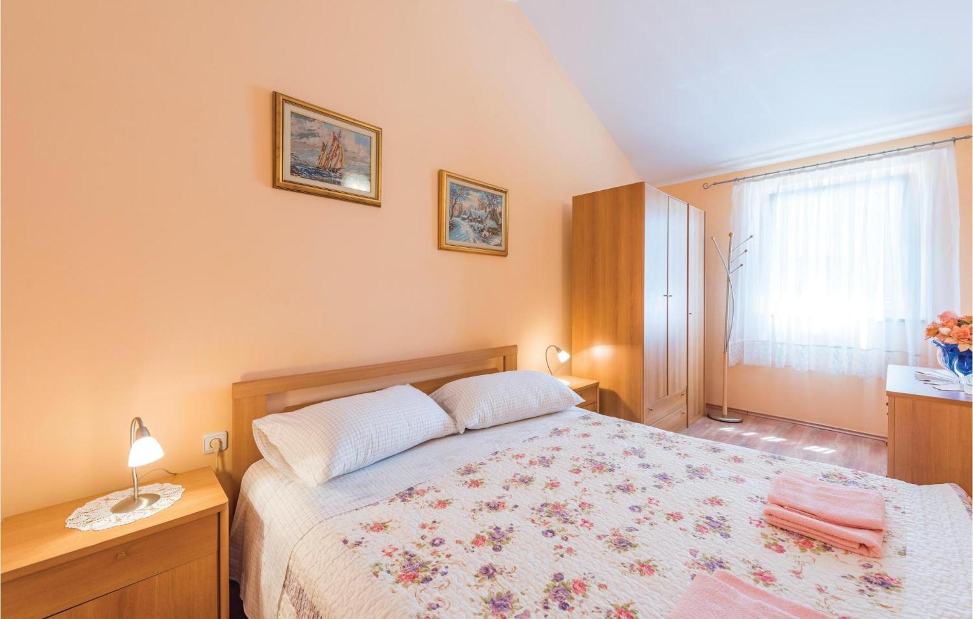 Awesome Home In Zminj With Wifi エクステリア 写真