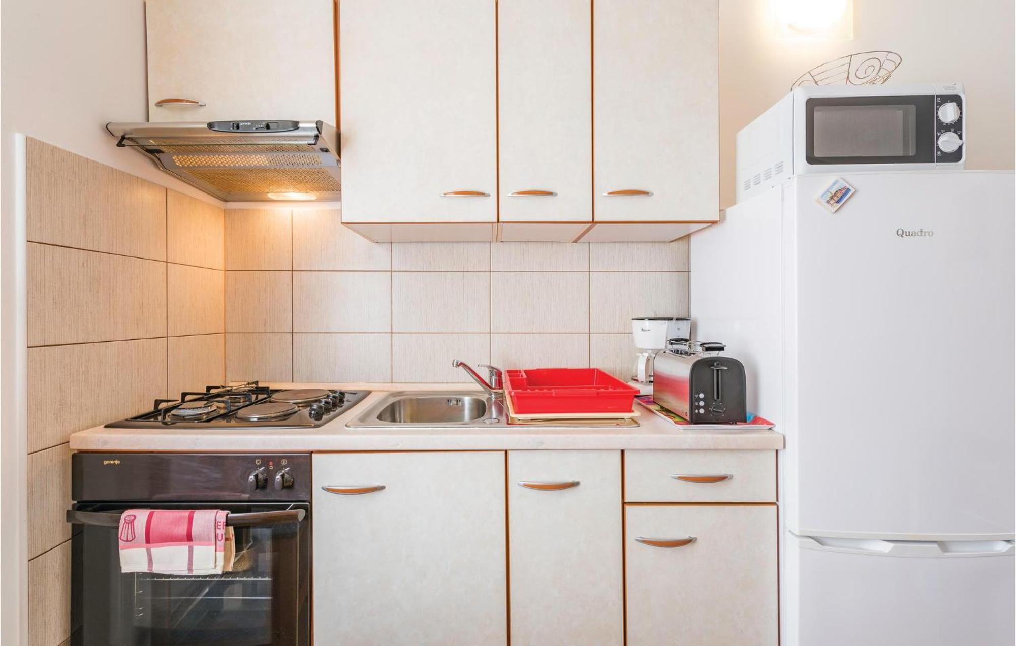 Awesome Home In Zminj With Wifi エクステリア 写真